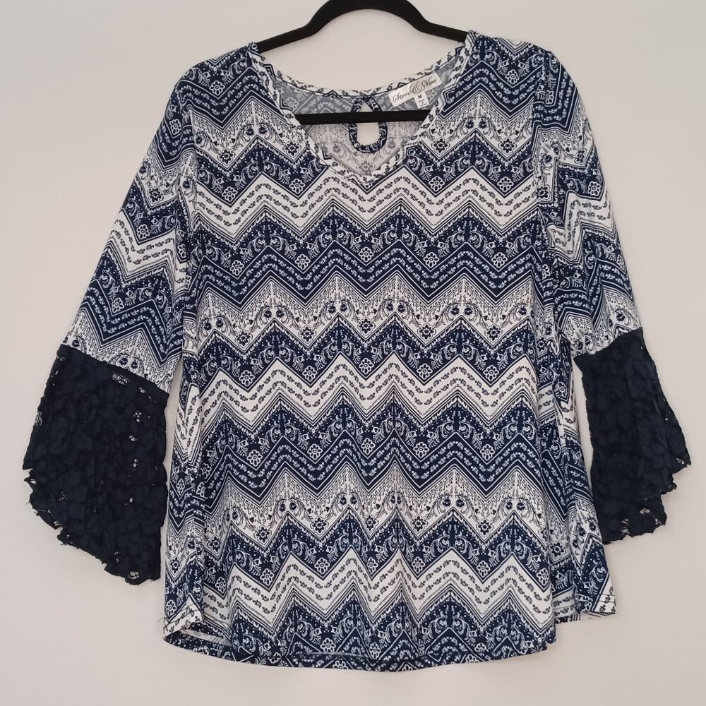 Women's Stem & Vine Blue &‎ White Chevron Pattern w/ Lace sleeves Tunic Size Med
